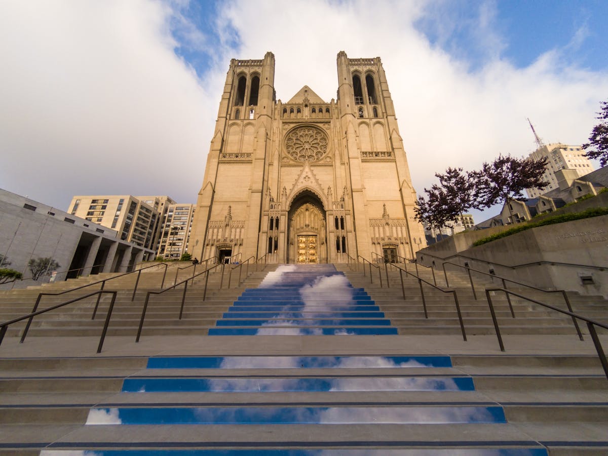 Toegang tot Grace Cathedral met interactieve, zelfgeleide tour