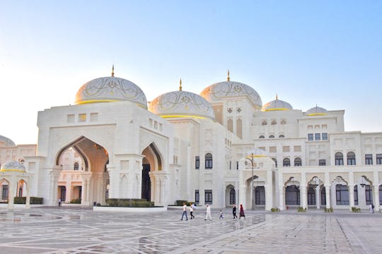Abu Dhabi rondleiding inclusief Qasr Al Watan en lokale lunch