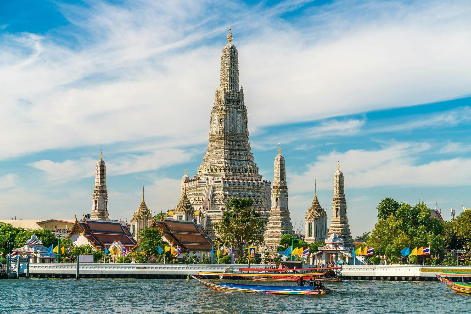 Visita guiada aos sabores e templos ao longo do Chao Phraya