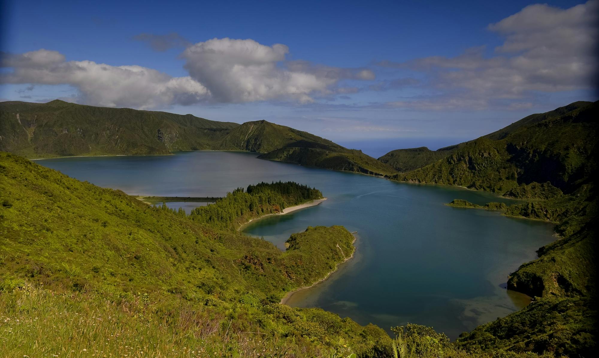 Lagoa do Fogo and hot springs day trip