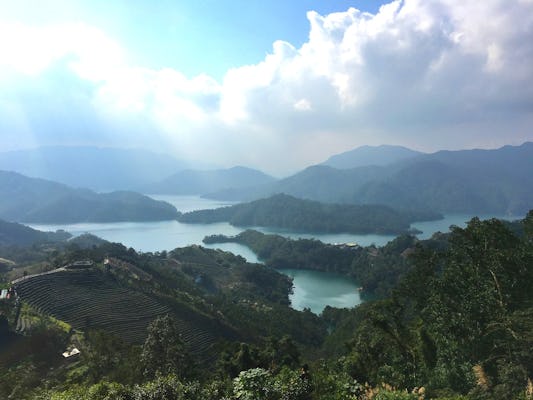 Tour guidato del lago delle Mille Isole e della piantagione di tè Pinglin da Taipei