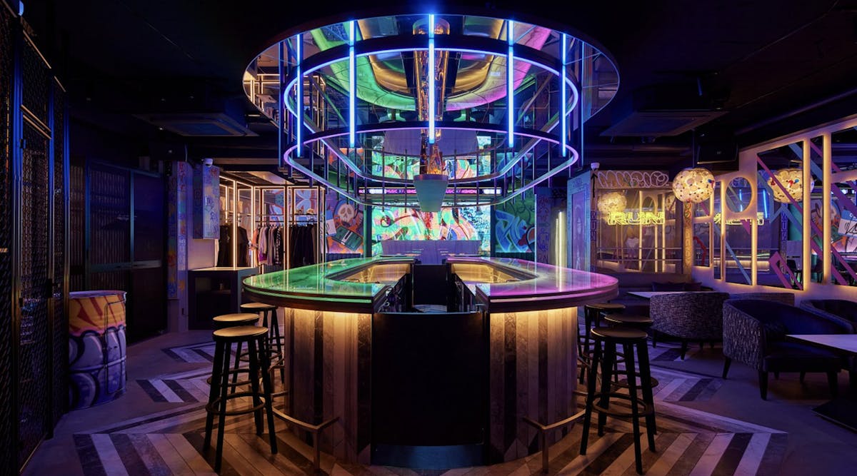 Zitbankplan bij Music Fashion Bar RUN in Tokio