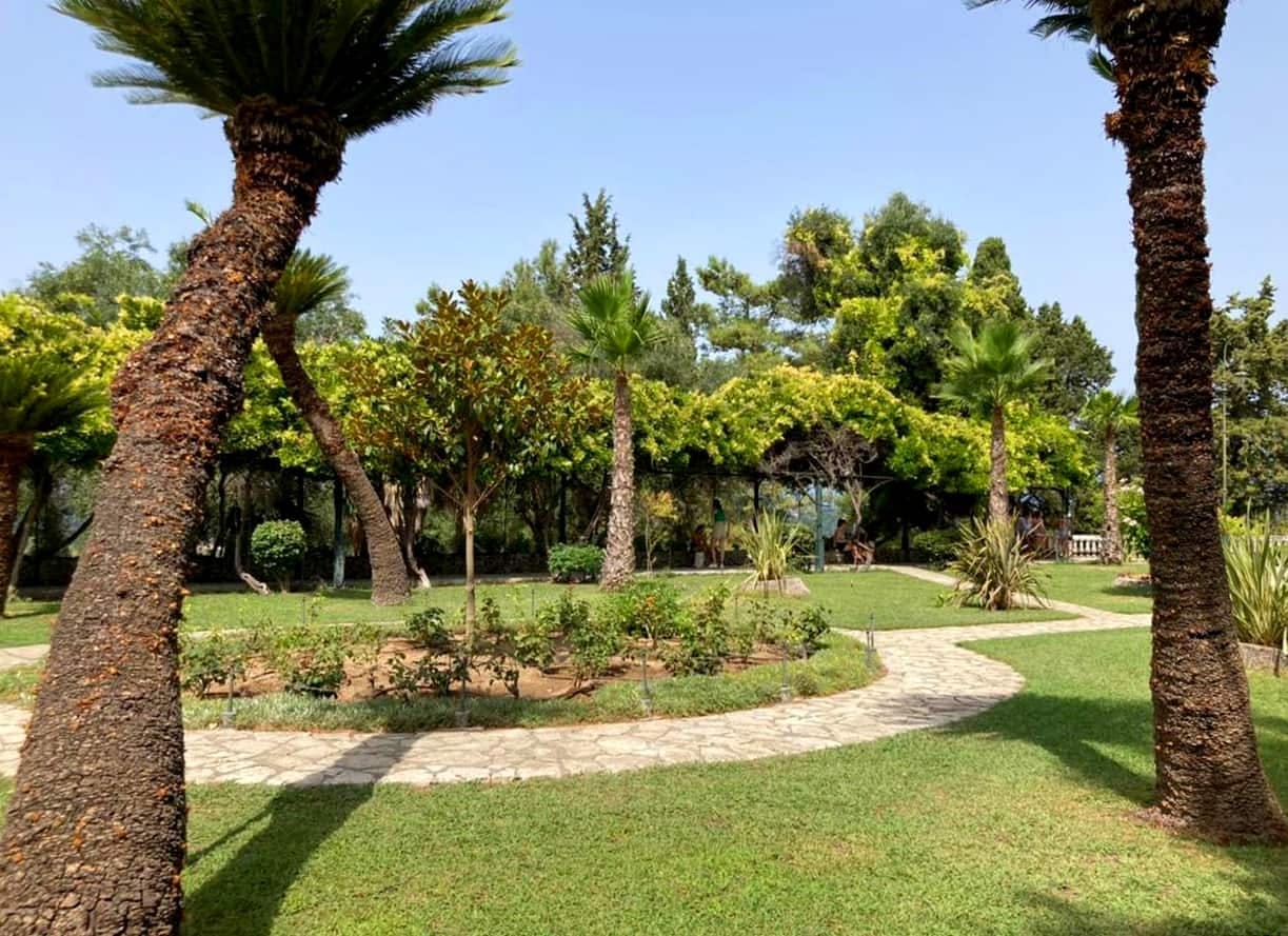 Small Group Corfu Tour with Achillion Palace and Paleokastritsa