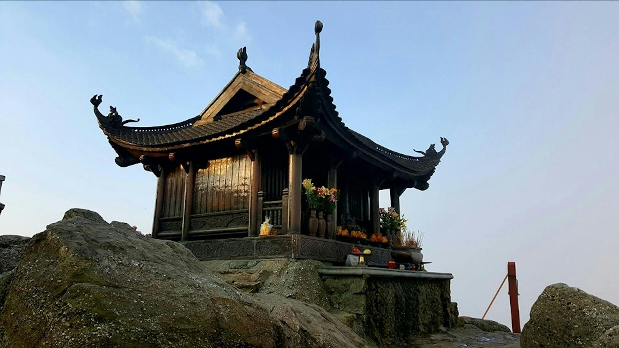 Excursion d'une journée dans la montagne Yen Tu au départ de Hanoi