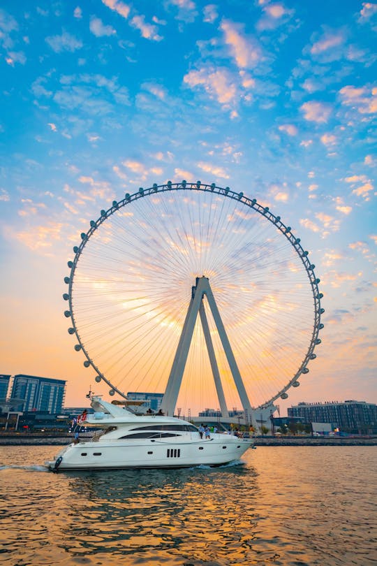 1-hour luxury yacht cruise in Dubai Marina