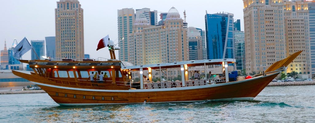 Crociera turistica a Doha a bordo di un dhow arabo
