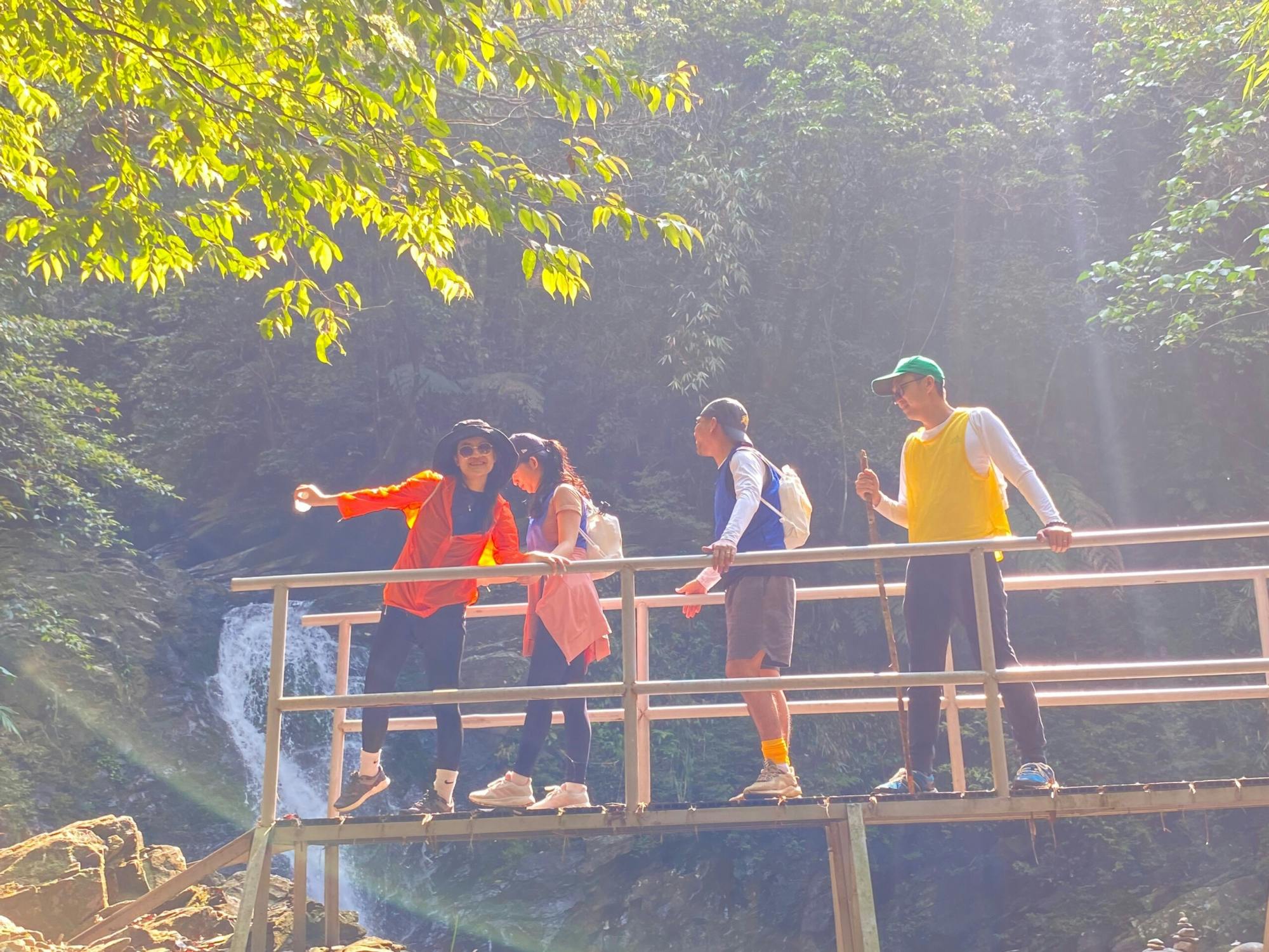 Experiência de trekking de dia inteiro no Parque Nacional Bach Ma saindo de Hue