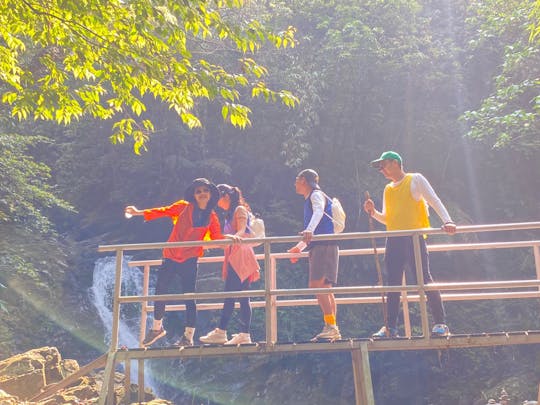 Esperienza di trekking di un'intera giornata al Parco Nazionale Bach Ma da Hue