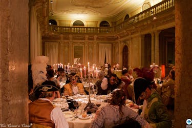 Noche de baile y cena con disfraces de Carnaval de Venecia 2024