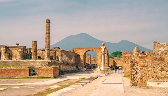 Tour audioguidato di un'intera giornata a Pompei e Amalfi da Napoli