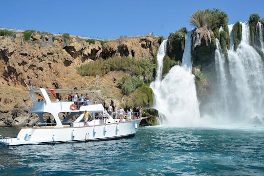 Båttur till vattenfallen vid Antalya