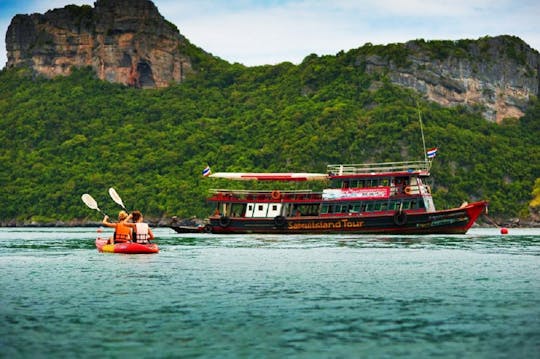 Passeio de barco guiado pelo Angthong Marine Park e caiaque saindo de Koh Samui