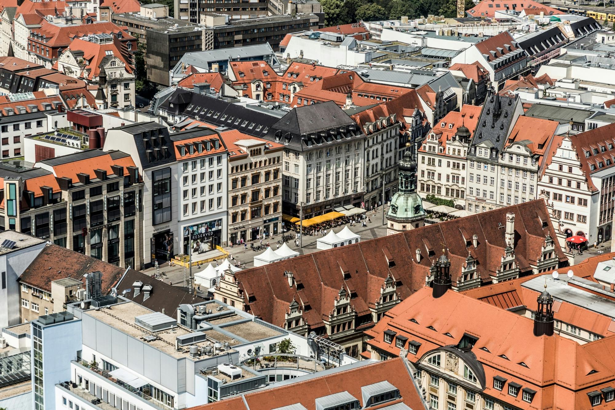 Polowanie na padlinożerców na starym mieście w Lipsku z interaktywną książką audio