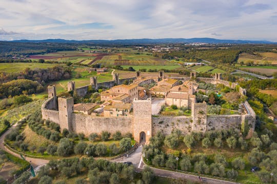 Gita medievale di Monteriggioni e Val d'Orcia con degustazioni facoltative