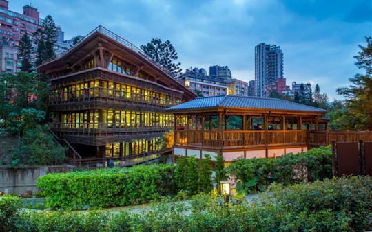 Beitou guided walking tour with hot springs & Thermal Valley