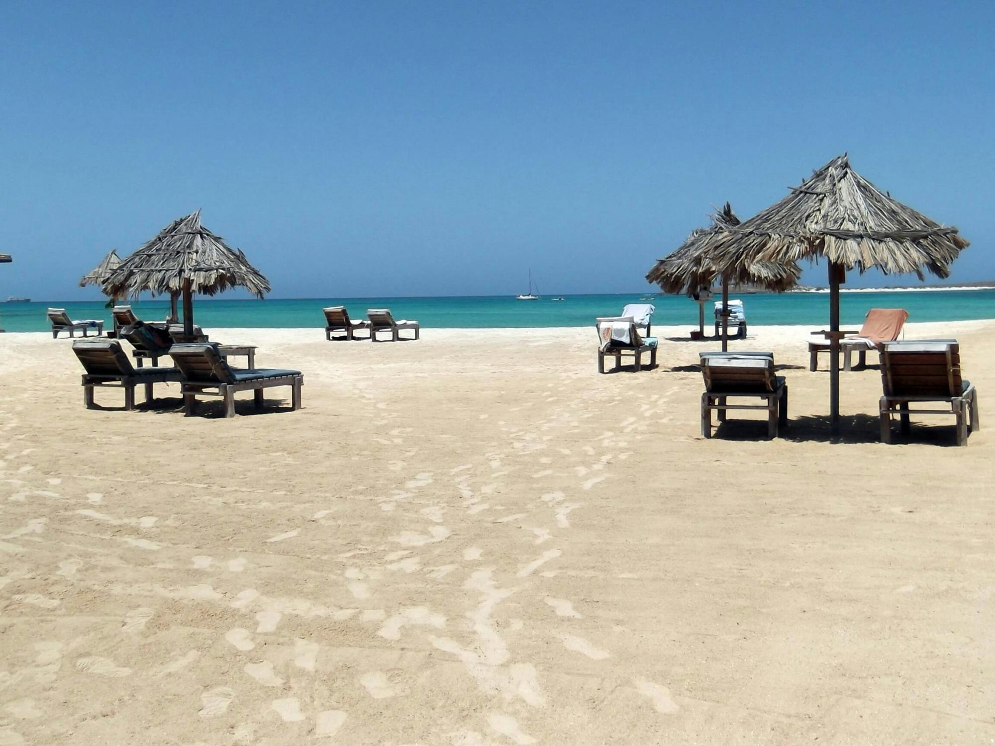 Boa Vista Morning Catamaran Cruise with Lunch by the Beach