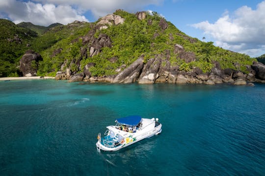 Private charter cruise on Zephir glass-bottom boat from Mahé