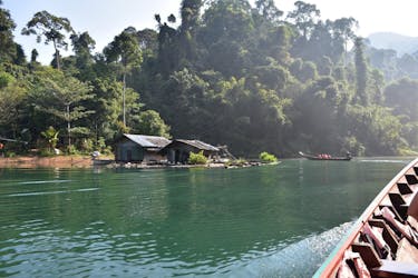 Gita di un giorno al lago Cheow Lan nel Parco Nazionale Khao Sok da Krabi