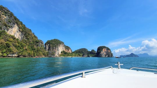 Passeio de lancha pelas Ilhas Phi Phi saindo de Phuket com almoço