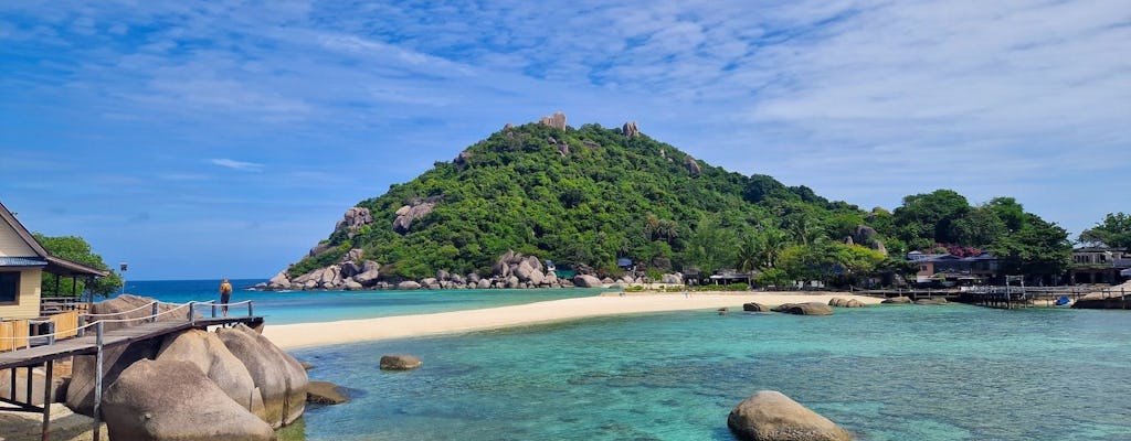 Private longtail boat tour in Koh Tao and Nang Yuan with snorkel