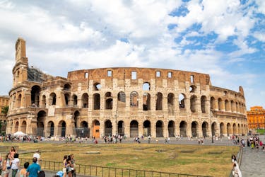 Tour privado pelo Coliseu, pelo Fórum Romano e pelo Monte Palatino com guia local especializado