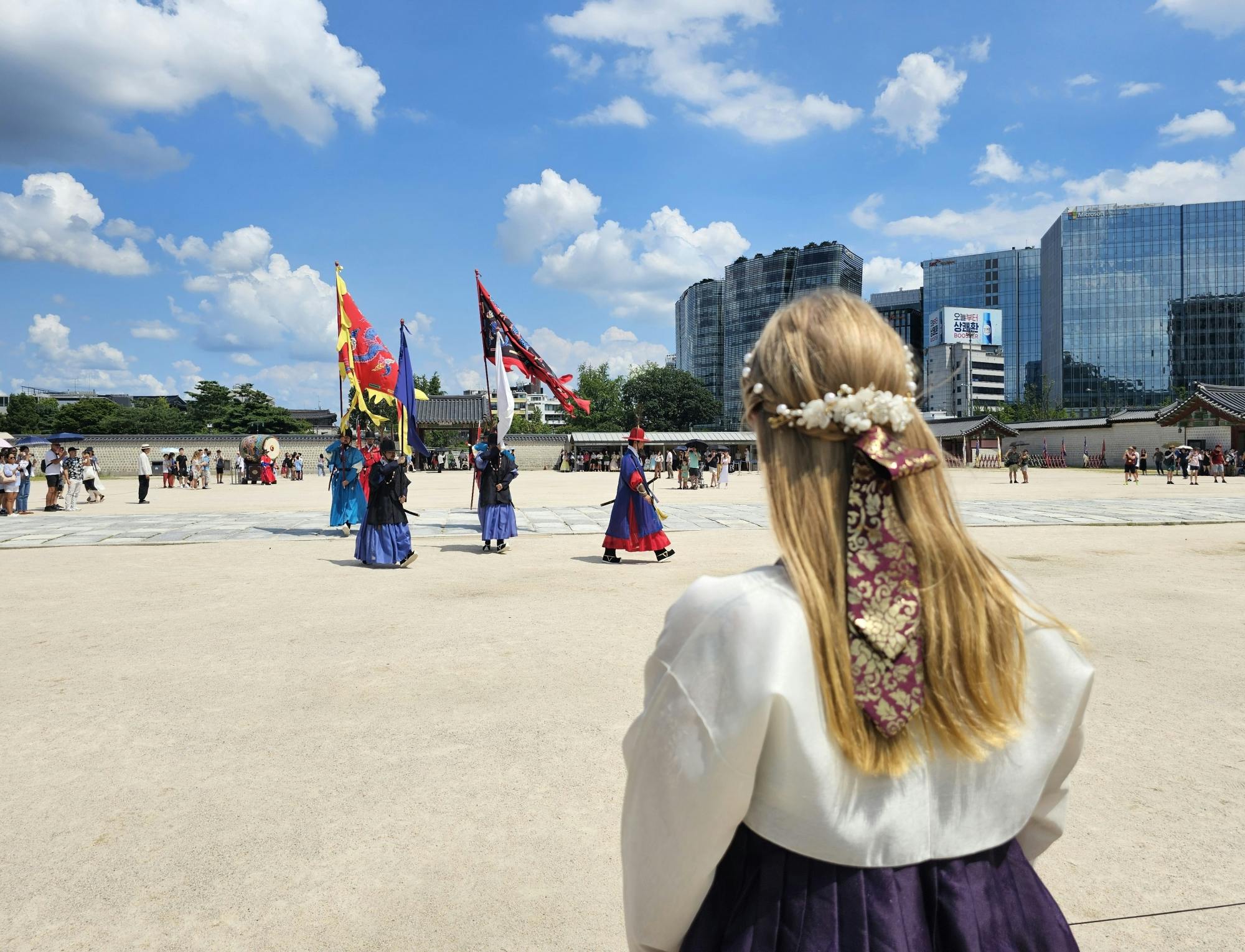 Korean food experience with Gyeongbokgung palace visit and handok