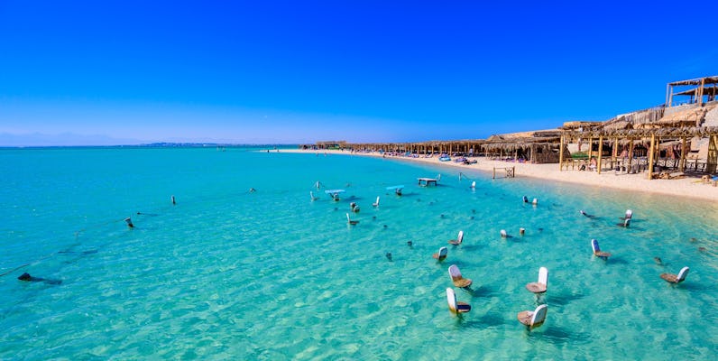 Całodniowy rejs na plażę Mahmya na wyspach Dżaza'ir Dżiftun i plażę w Hurghadzie z nurkowaniem z rurką