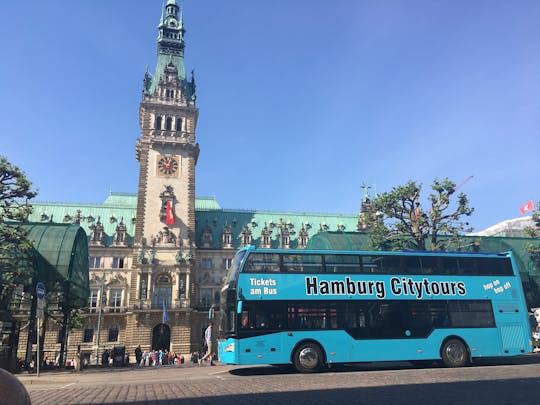 Wycieczka autobusowa po Hamburgu z możliwością wsiadania i wysiadania oraz bilet łączony na rejs po porcie