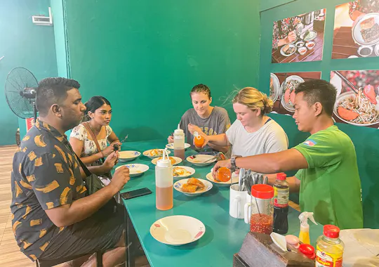 Passeio gastronômico noturno em Phnom Penh