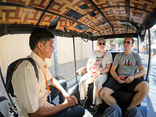 Excursão de meio dia de Phnom Penh à Ilha da Seda em tuk-tuk