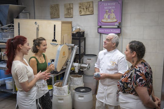 Nat Geo Day Tour : Atelier  de préparation de baguette et éclair avec un maître boulanger français