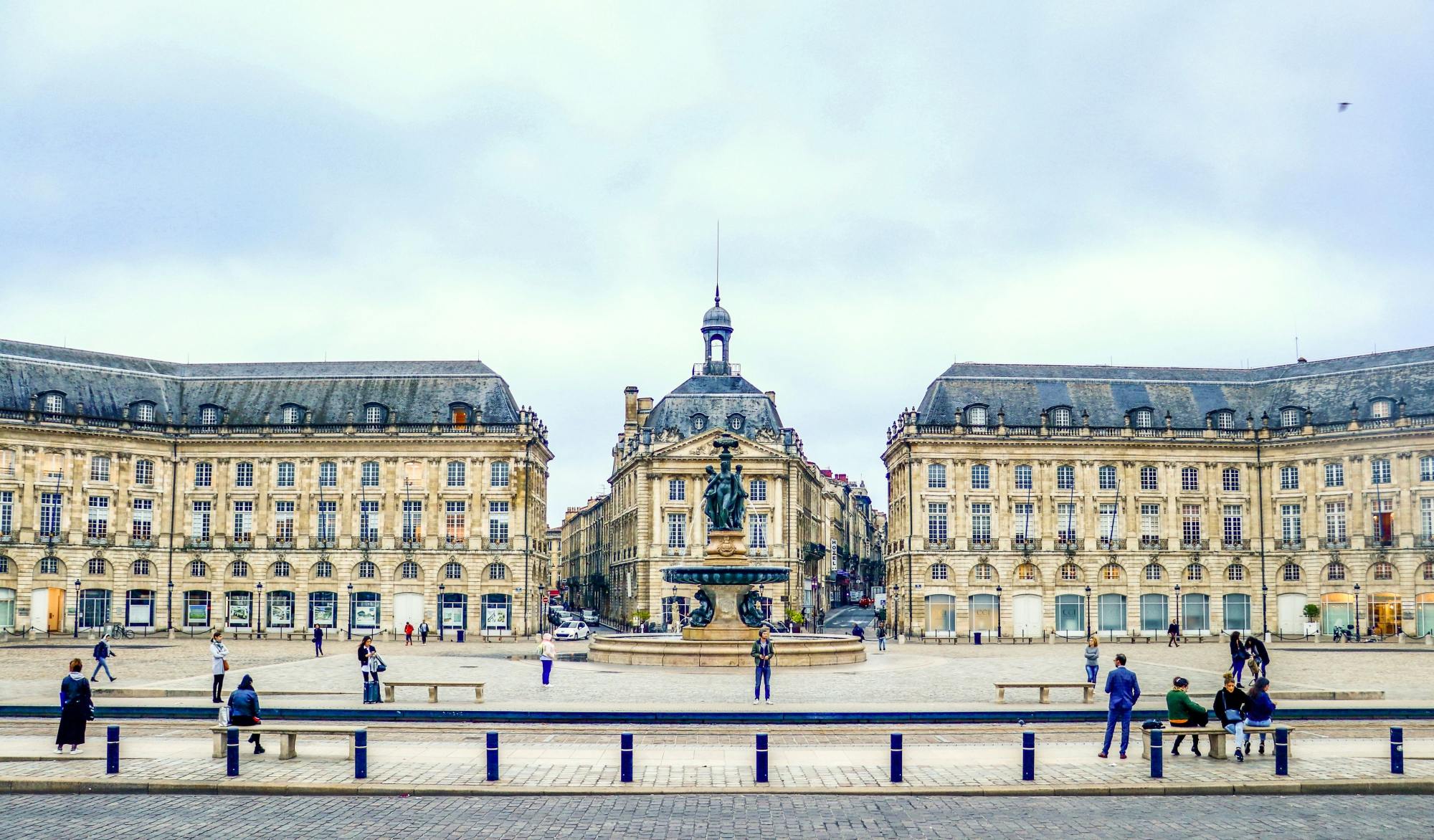 Discover Bordeaux in 60 Minutes with a Local