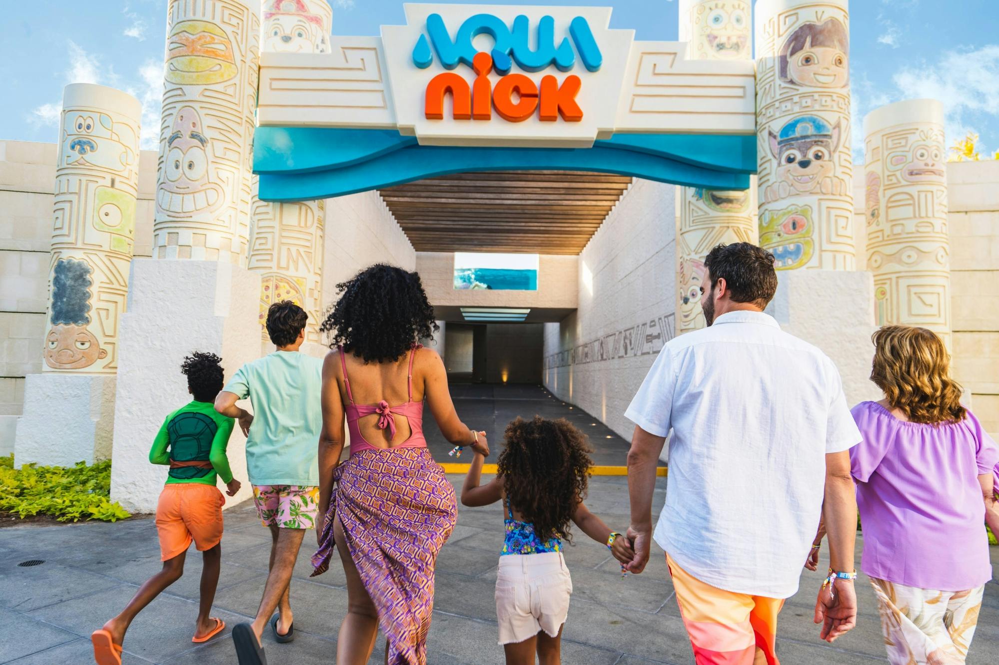 Entrada Aqua Nick® by Nickelodeon™ Hotels &amp; Resorts