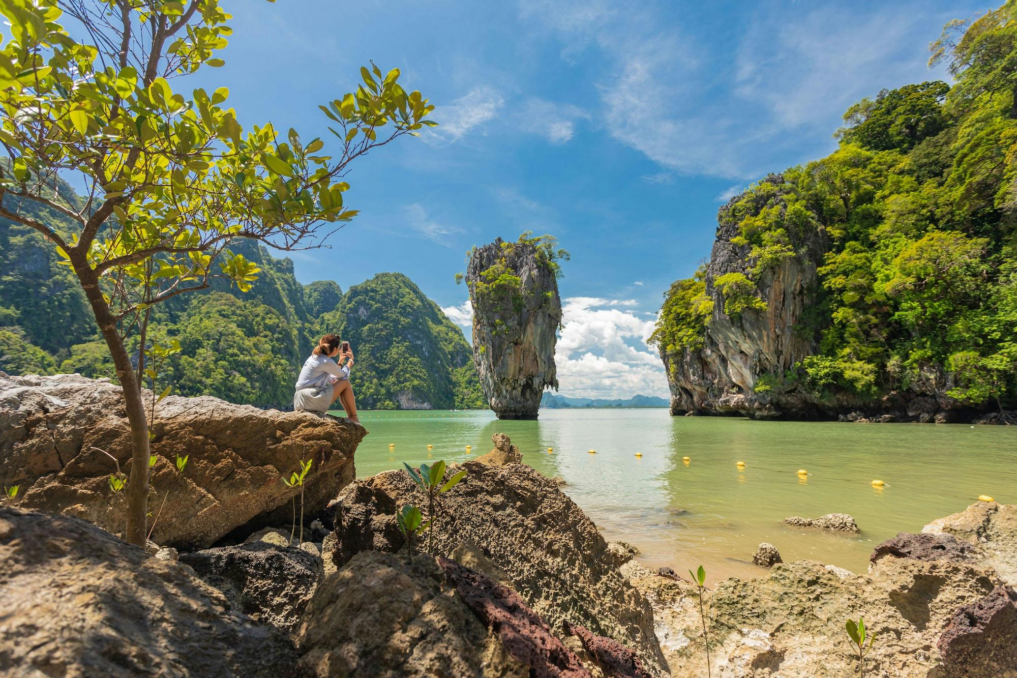 Passeio de lancha rápida pela Ilha James Bond e Ilha Koh Panyi saindo de Khao Lak