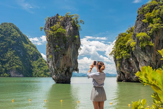 Ilha James Bond e Ilha Koh Panyi em lancha saindo de Phuket