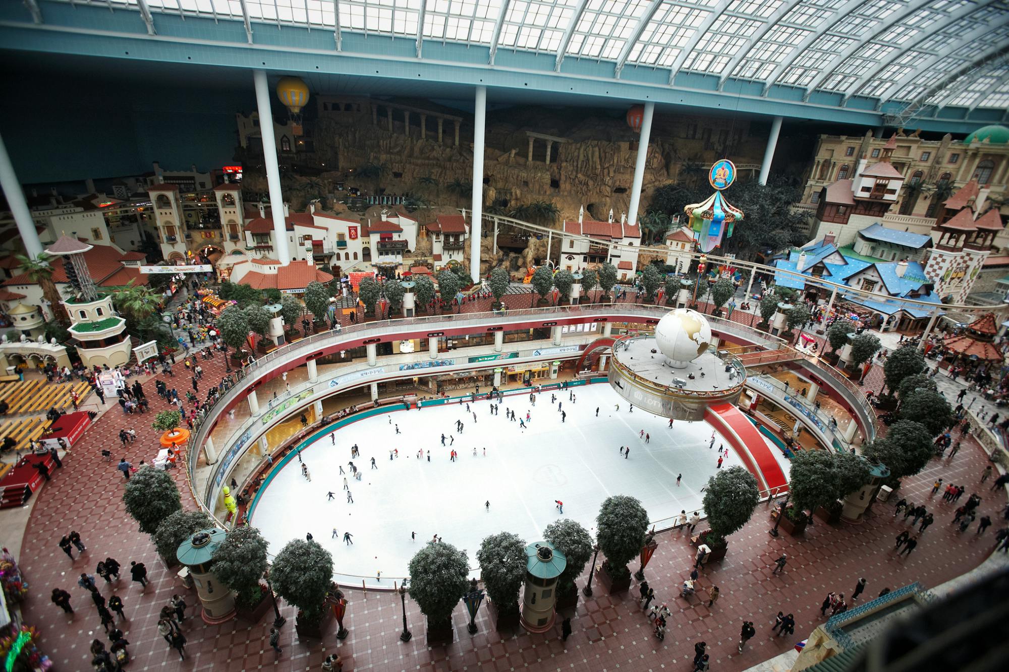 Lotte World entrance tickets with school uniform rental