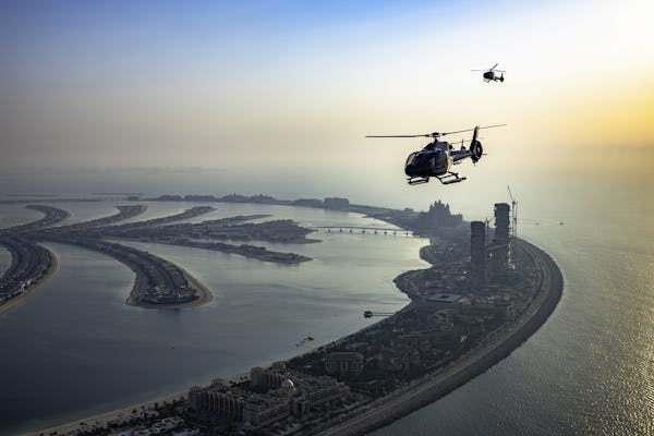 Divertido paseo en helicóptero de 15 minutos sobre Dubái