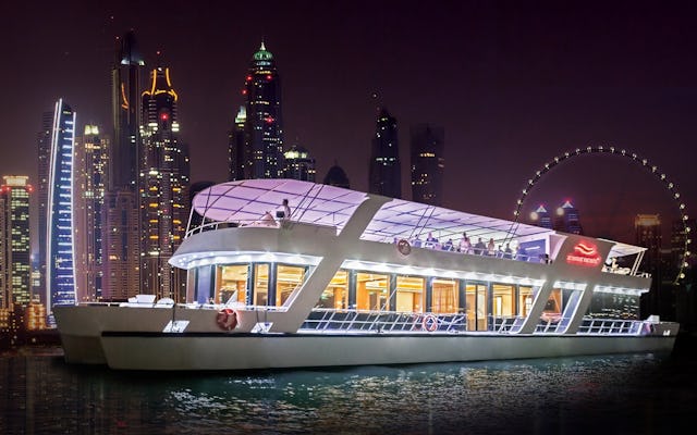 Crucero con cena por el puerto deportivo de Dubái