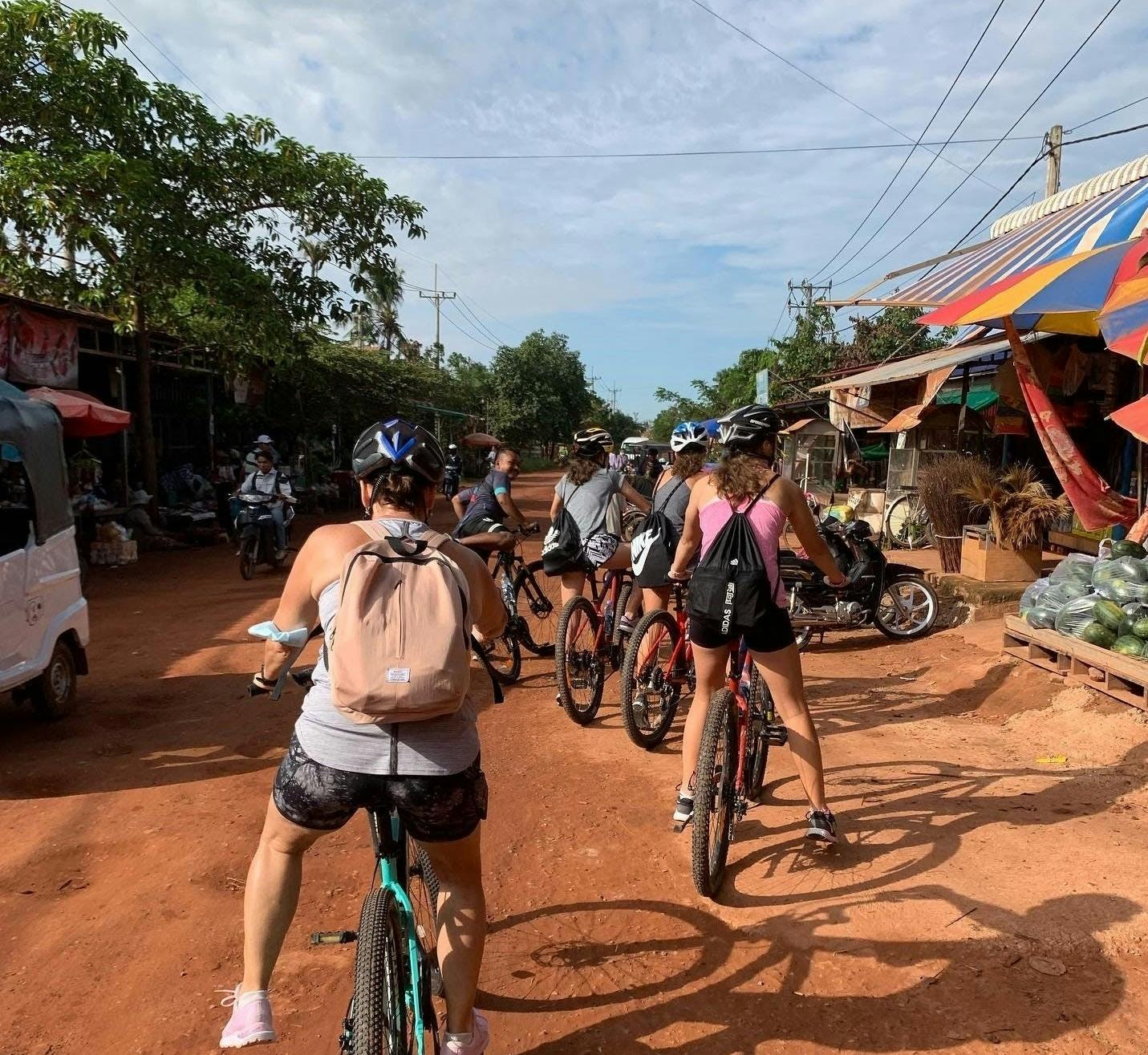 Half-day Siem Reap countryside bike tour with guide