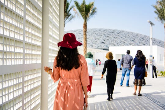 Tour di un'intera giornata ad Abu Dhabi con visita del Louvre e della Moschea