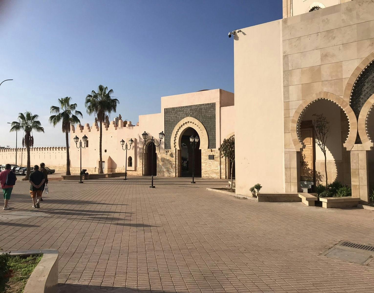 Tradycyjny targ Souk i wspólne doświadczenie Argan w Agadirze