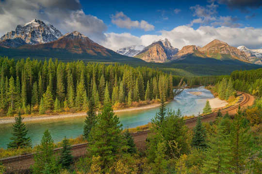 Lake Louise and Moraine Self-Guided Driving Audio Tour
