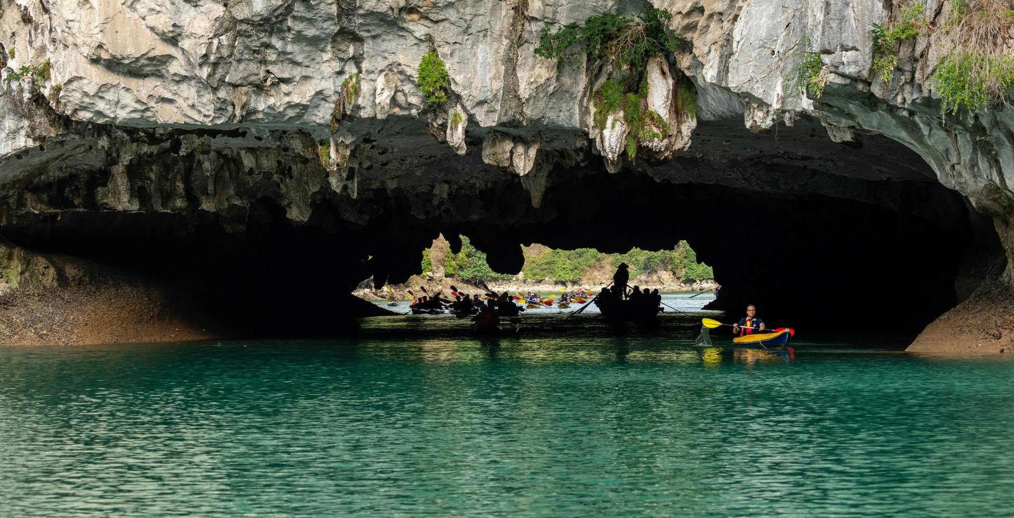 Ha Long Bay 6-hour cruise from Hanoi with lunch and boat party