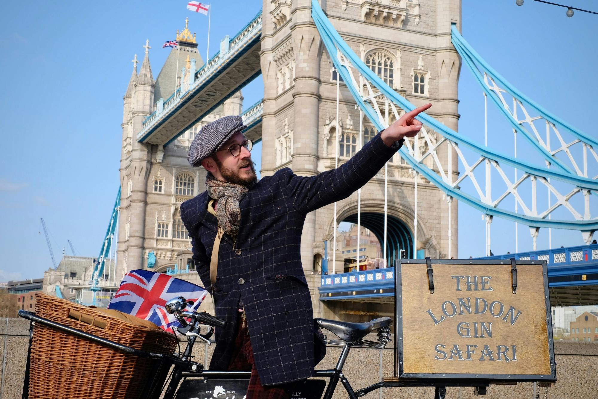 "London gin safari" guided bike tour with gin tasting