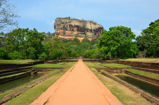 Le rocher du Lion de Sigiriya et le temple d'Or de Dambulla