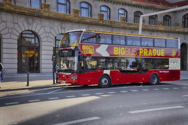 Tour hop-on hop-off em ônibus da Big Bus por Praga