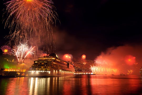 Silvesterfeuerwerk Bootsfahrt an Bord der Living Sea