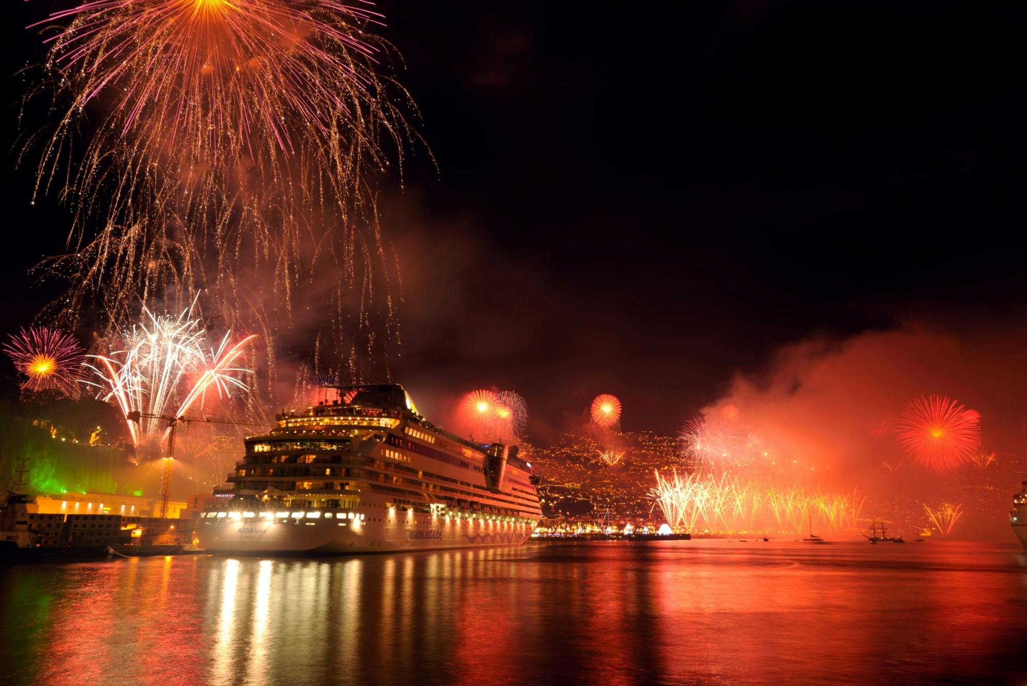 Oud en Nieuw Vuurwerk Boottocht met de Living Sea