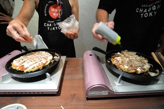 Okonomiyaki-Kochkurs in Tokio