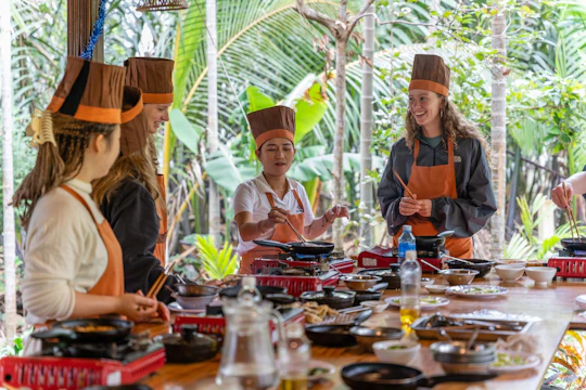 Mad Monkey Hoi AN Cooking Class & Bamboo Boats